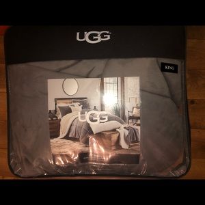 King size Ugg comforter set